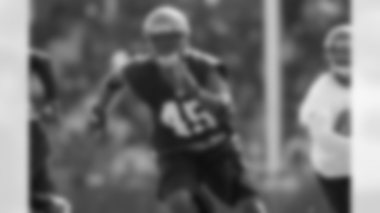 Rookie LB Geno Hayes flashes his top-level speed in pursuit of a play