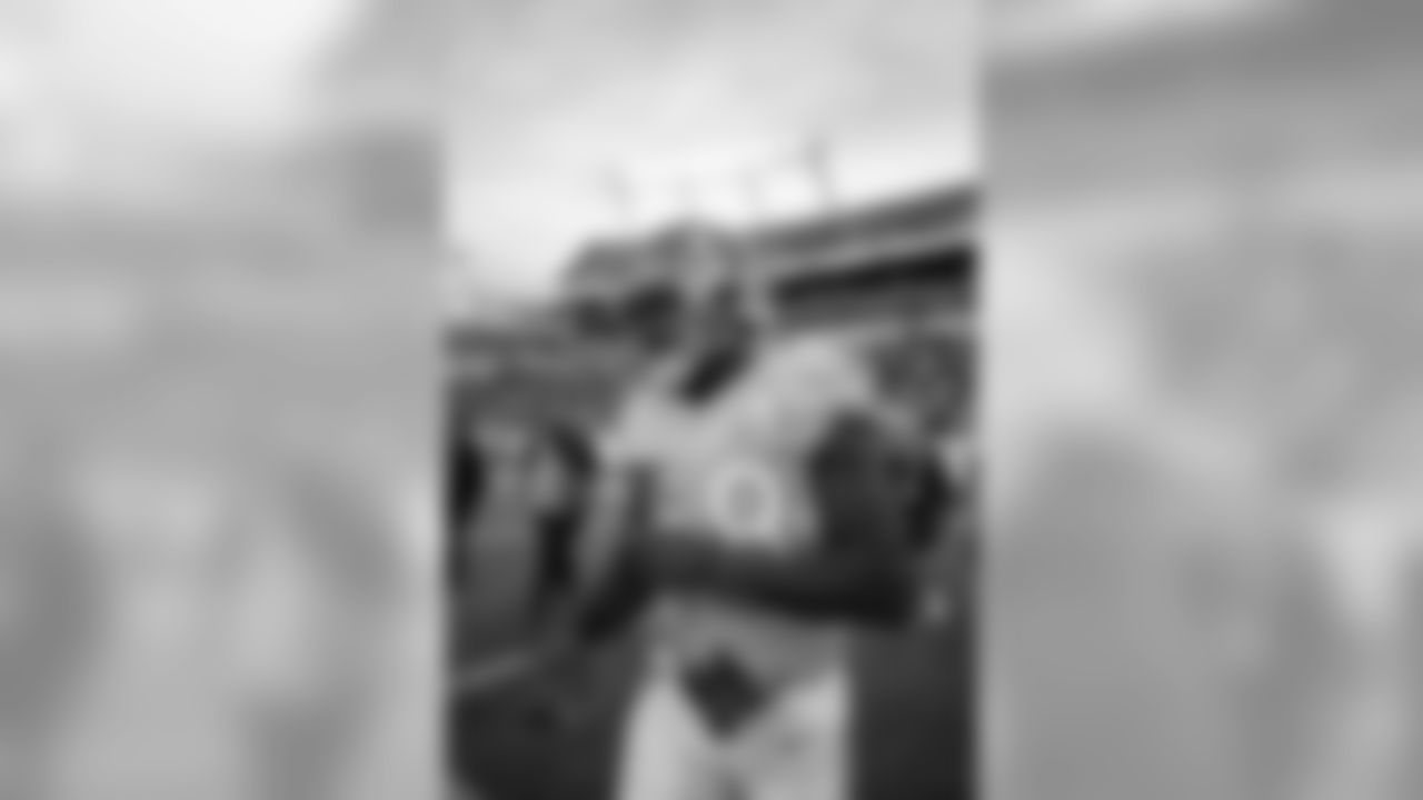ORLANDO, FL - JANUARY 26, 2020 - Outside Linebacker Shaquil Barrett #58 of the Tampa Bay Buccaneers after the 2020 Pro Bowl at Camping World Stadium. The AFC won the game, 38-33. Photo By Kyle Zedaker/Tampa Bay Buccaneers
