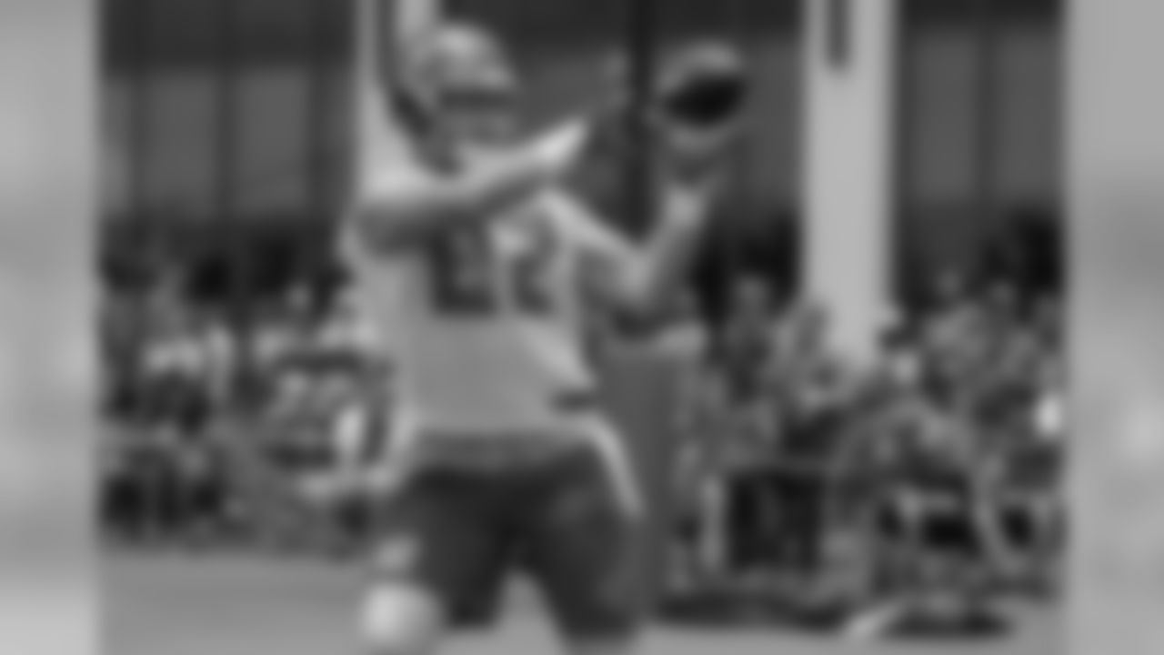82 TE Antony Auclair