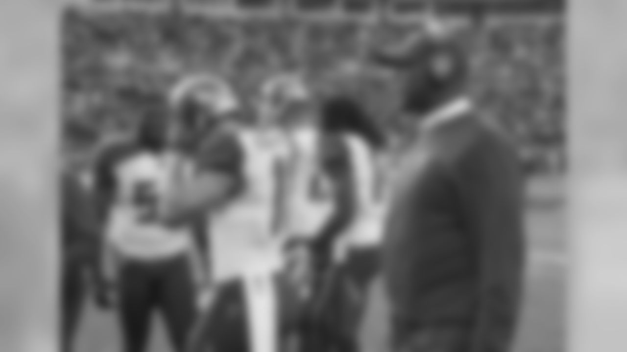 Head Coach Lovie Smith