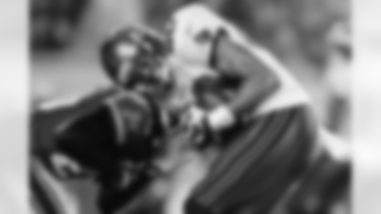 80 WR Michael Clayton catches a pass for 10 yards, Touchdown