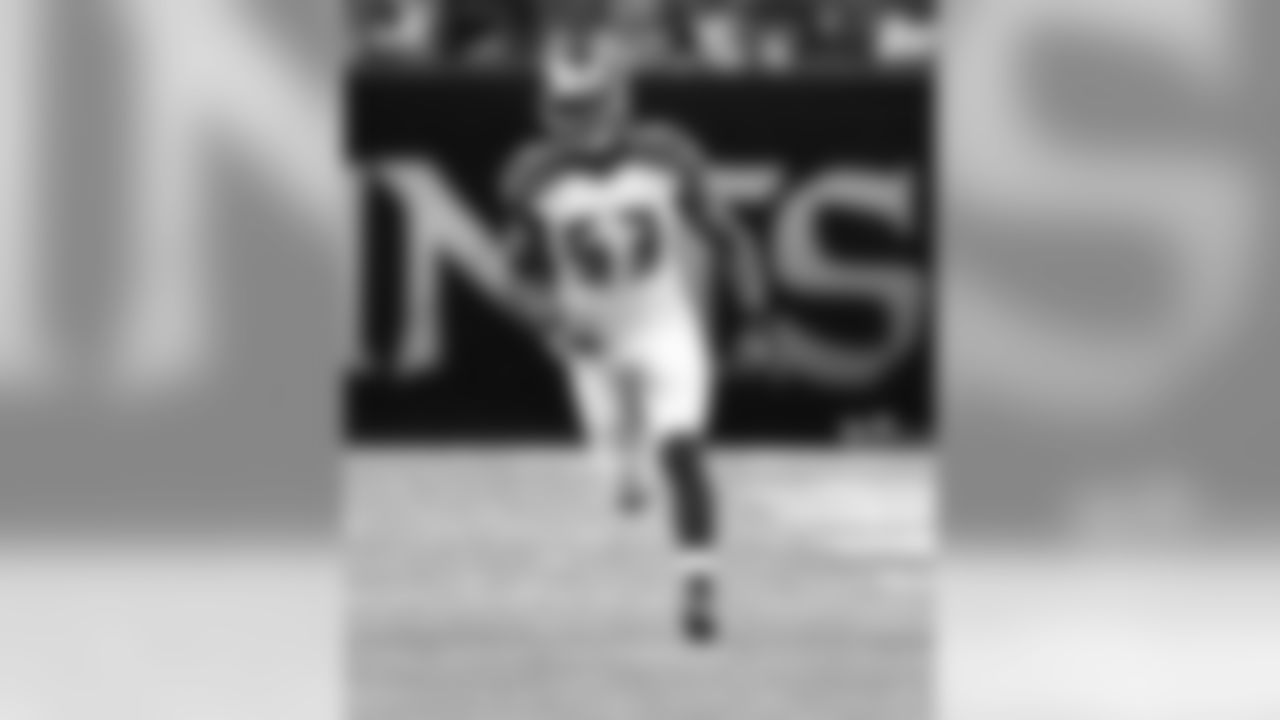 53 LB Adarius Glanton