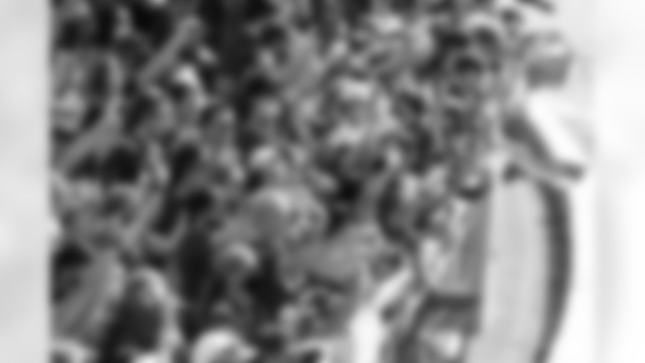 parade_207