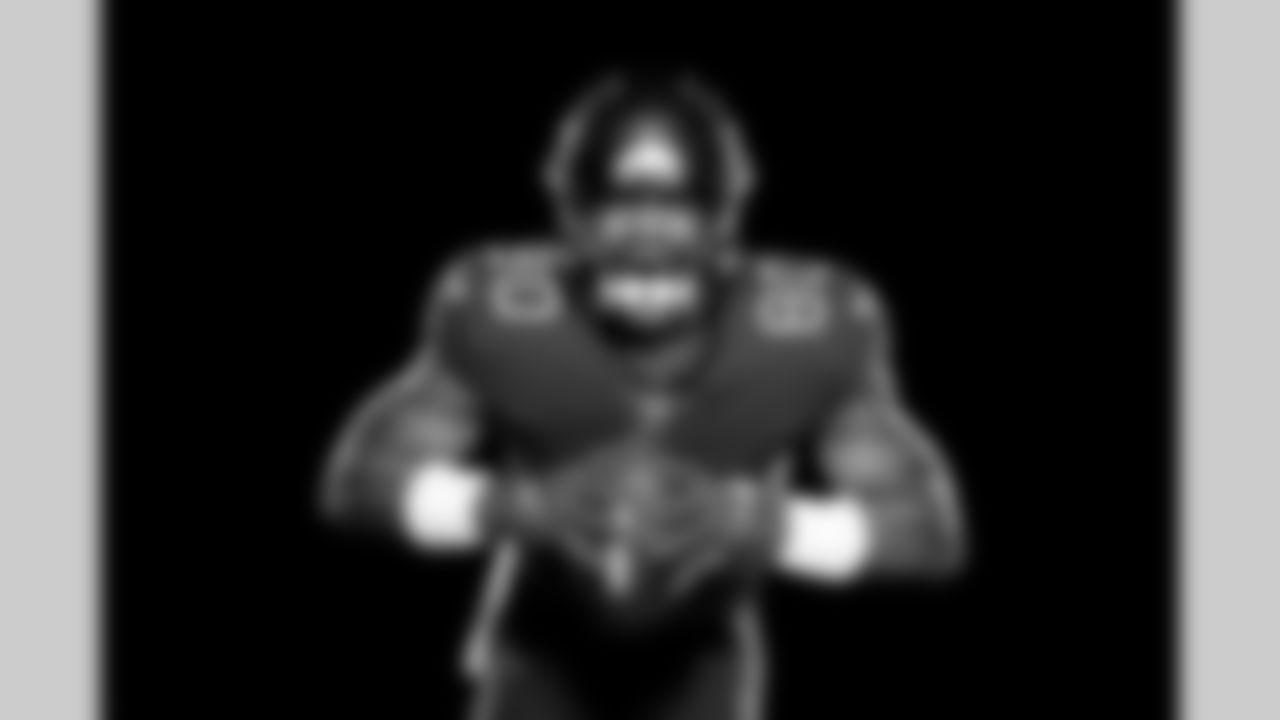 TAMPA, FL - June 07, 2021 - Tight End O.J. Howard #80 of the Tampa Bay Buccaneers during 2021 Asset Shoot. Photo By Kyle Zedaker/Tampa Bay Buccaneers