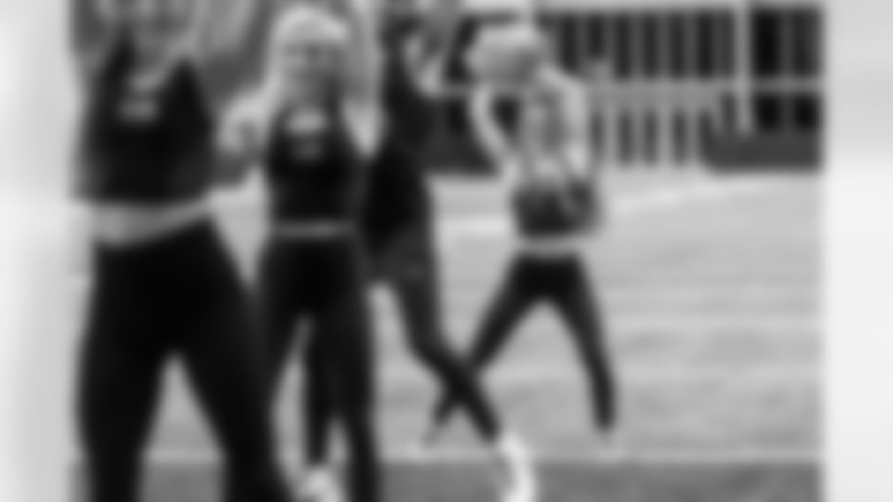 TAMPA, FL - December 15, 2022 - Tampa Bay Buccaneers Cheerleaders during field rehearsal at AdventHealth Training Center. Photo By Tori Richman/Tampa Bay Buccaneers