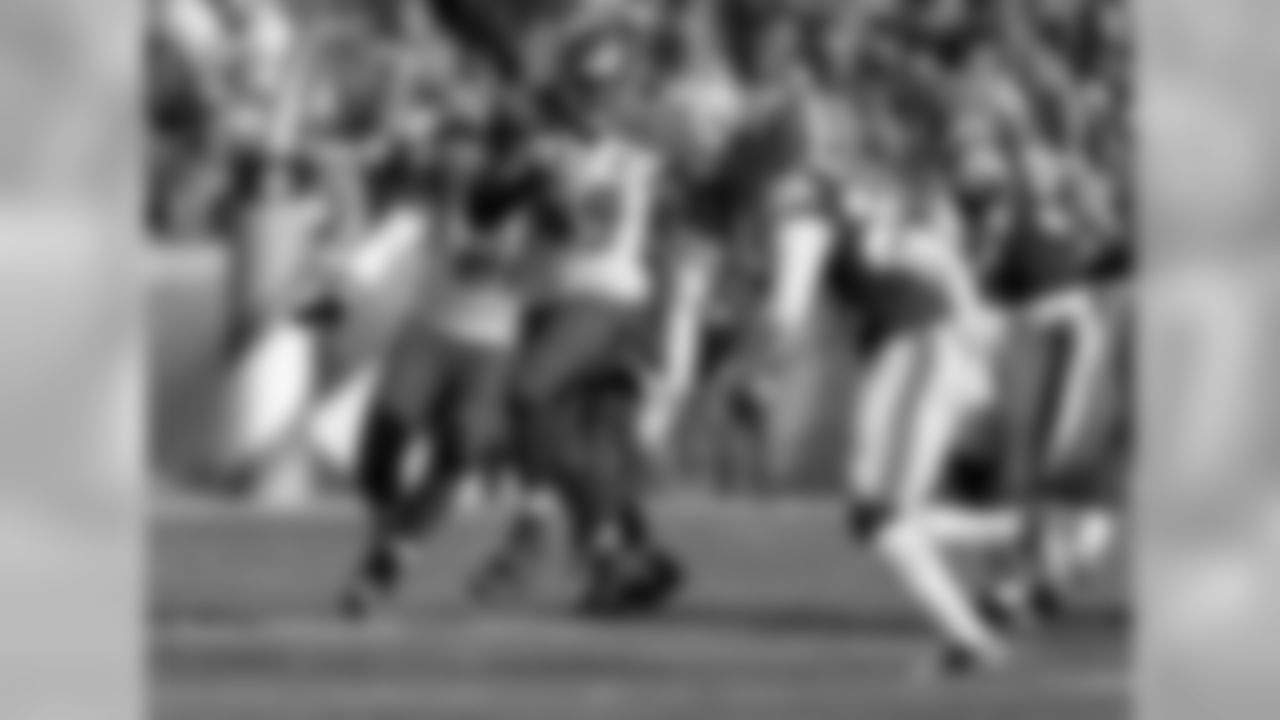 RT Demar Dotson vs. OLB Ryan KerriganPro Football Focus has Dotson graded as the sixth-best right tackle this season, with the third-highest pass block grade among RTs, having allowed just three sacks, zero QB hits and 12 QB hurries. This week, he'll go up against the Redskins' best pass-rusher, Kerrigan, who has 7.5 sacks and two forced fumbles on the season. Four of those sacks came in a single week against the Jacksonville Jaguars. McCown was sacked four times last week by the Atlanta Falcons, who had just seven sacks through their first eight games.