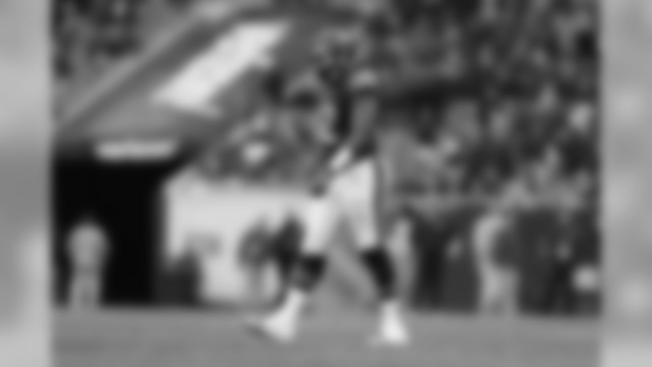 LB Pernell McPhee