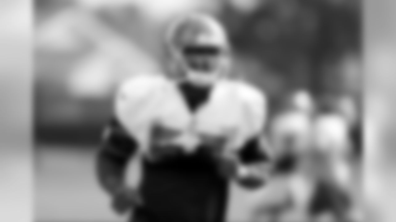 57 DE Noah Spence