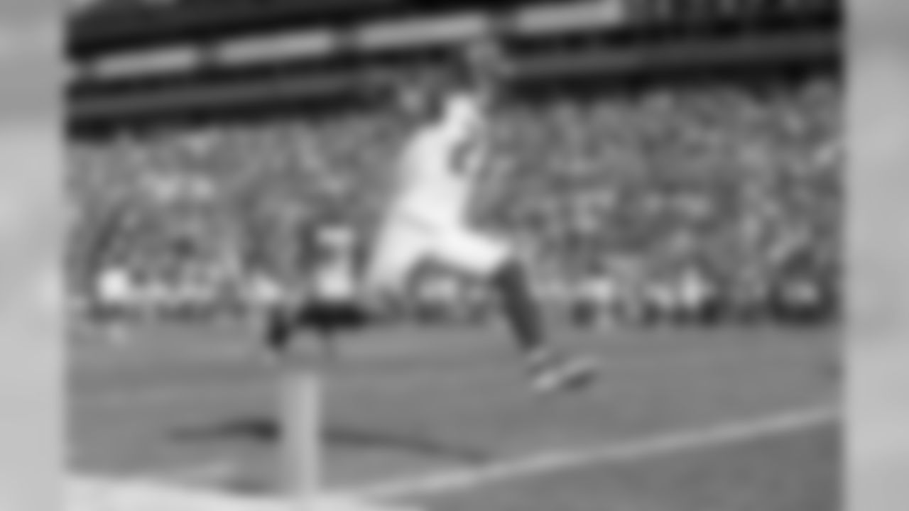 23 S Chris Conte is ranked 4th in defensive touchdowns with 1.