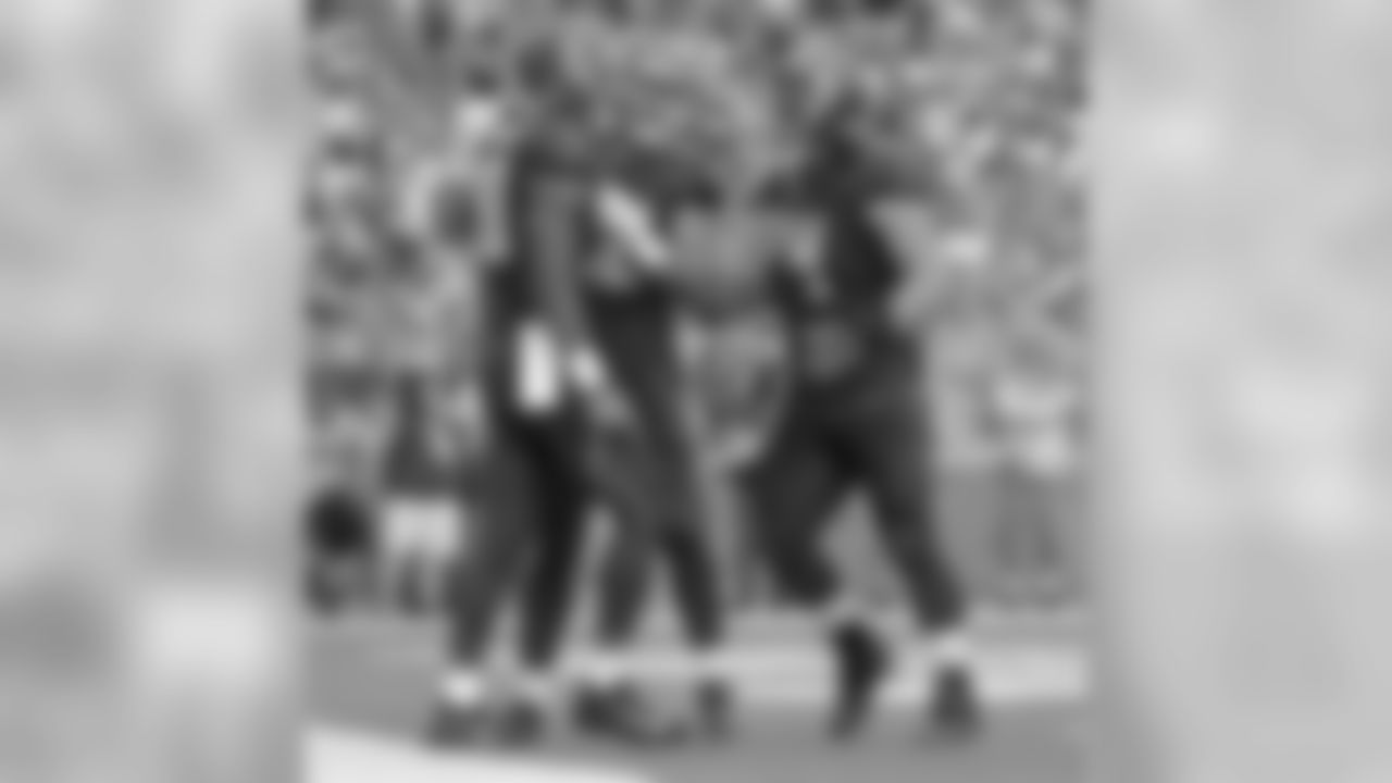 TE O.J. Howard, TE Antony Auclair and C Ali Marpet