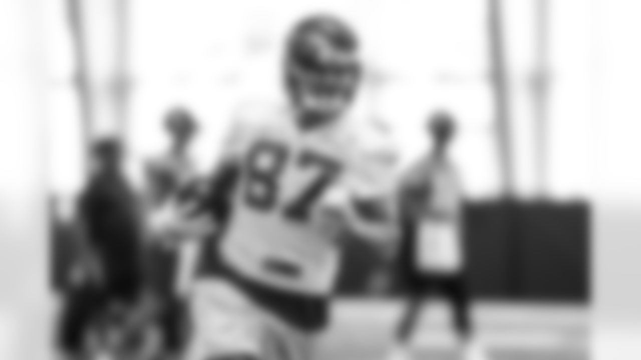 TAMPA, FL - OCTOBER 14, 2020 - Tight End Rob Gronkowski #87 of the Tampa Bay Buccaneers during practice at AdventHealth Training Center. Photo By Kyle Zedaker/Tampa Bay Buccaneers