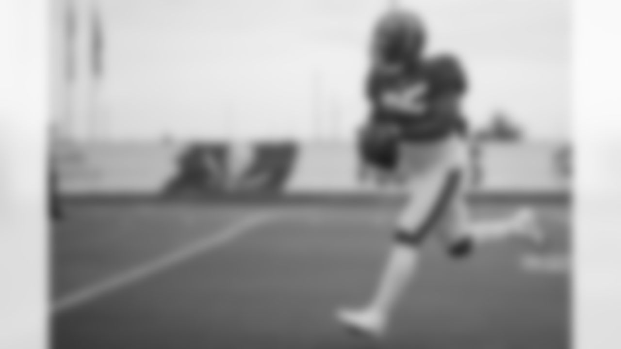 TAMPA, FL - NOVEMBER 18, 2021 - Running Back Giovani Bernard #25 of the Tampa Bay Buccaneers during practice at AdventHealth Training Center. Photo By Tori Richman/Tampa Bay Buccaneers