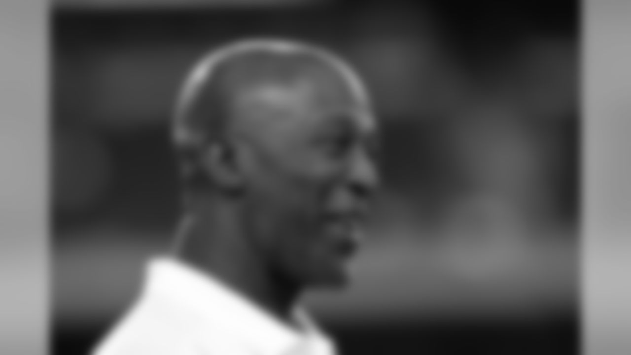 Smith's Bears met Tony Dungy's Indianapolis Colts in Super Bowl XLI, making those two the first African-American head coaches to lead their teams to the Super Bowl.
