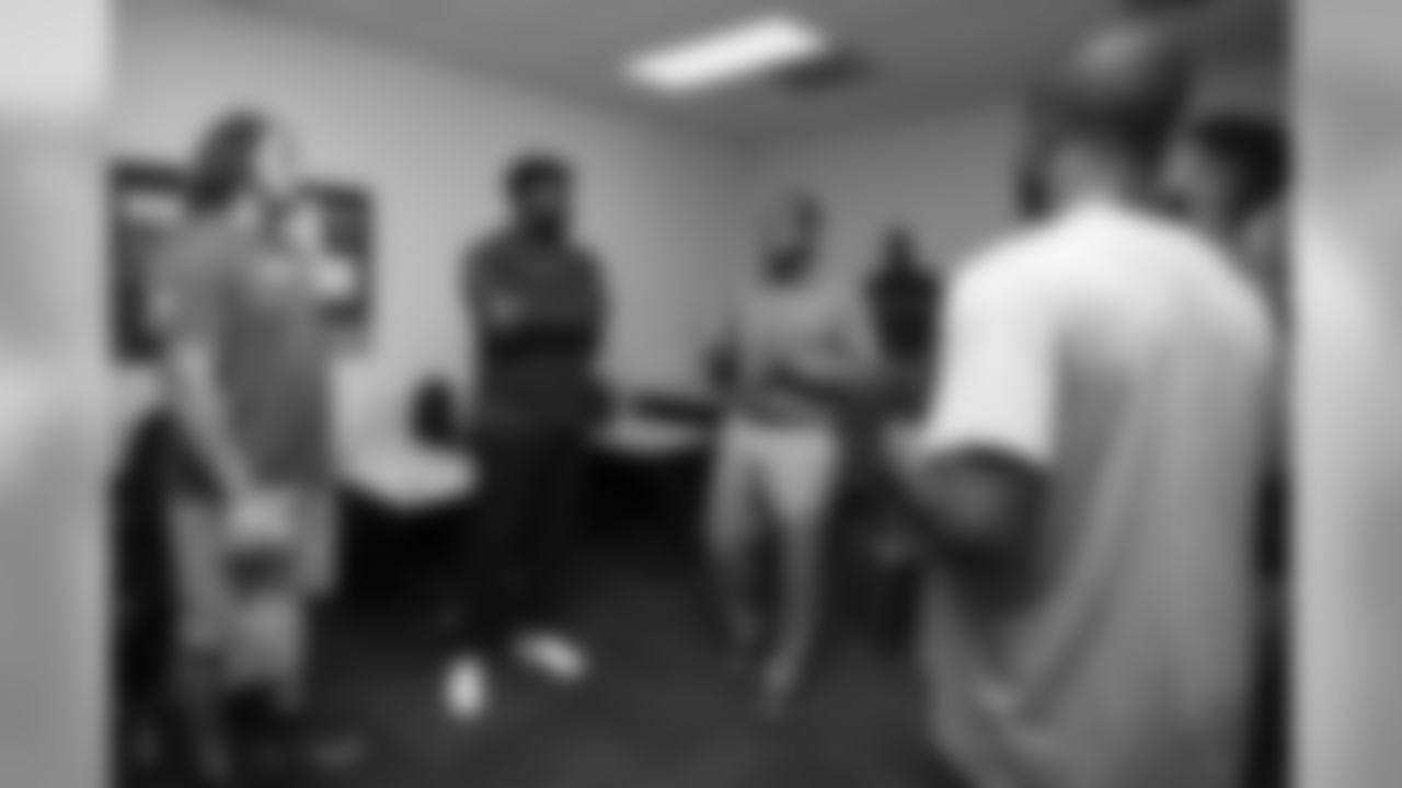 TAMPA, FL- OCTOBER 16, 2018 - The Tampa Bay Buccaneers Social Justice Program visit to Abe Brown Ministries Ready For Work program in Tampa, FL. Photo By Kyle Zedaker/Tampa Bay Buccaneers