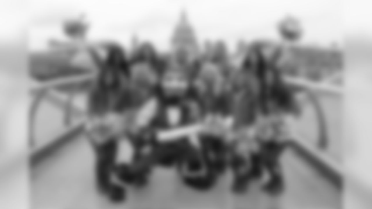 191012_MC_Bucs_Bus_0001
