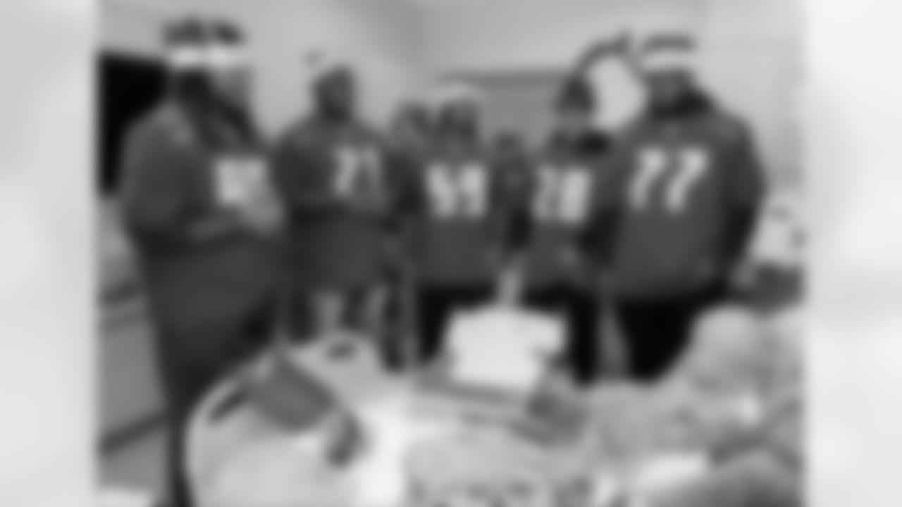 90 DT Rodney Coe, #71 DE Channing Ward, #59 LB Devante Bond, #28 CB Vernon Hargreaves, and #77 OL Caleb Benenoch