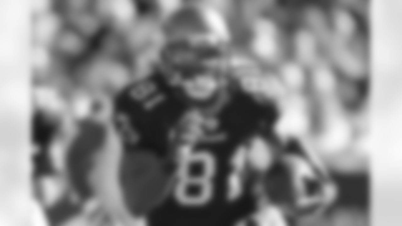 81 WR Michael Spurlock gets a 21 yard kickoff return