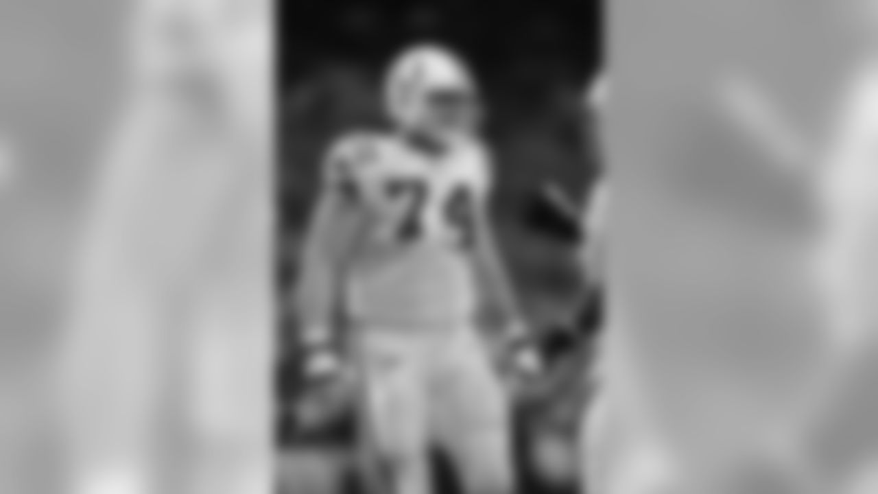 LT Anthony Castonzo