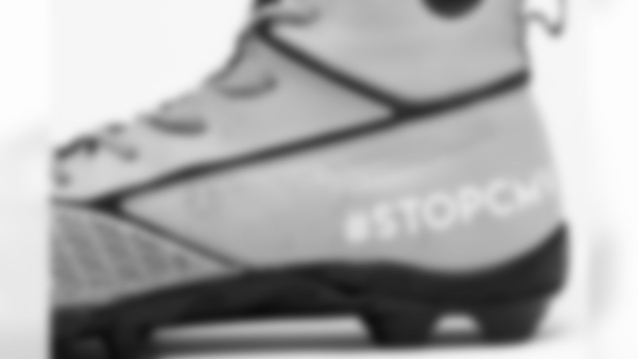 TAMPA, FL - November 19, 2021 - Guard Ali Marpet #74 of the Tampa Bay Buccaneers' cleats for 2021 My Cause My Cleats. Photo By Kyle Zedaker/Tampa Bay Buccaneers