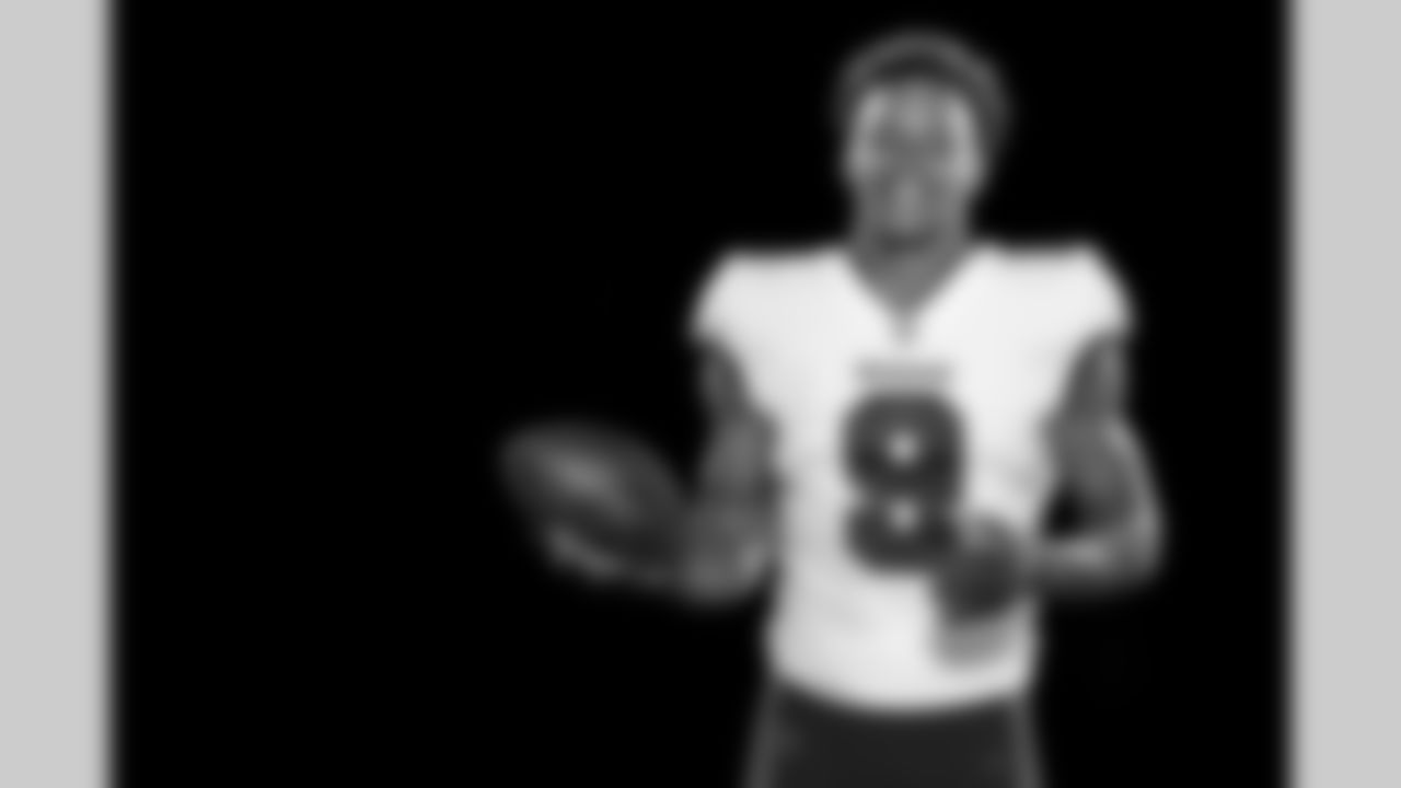 TAMPA, FL - June 06, 2021 - Outside Linebacker Joe Tryon #9 of the Tampa Bay Buccaneers during 2021 Asset Shoot. Photo By Kyle Zedaker/Tampa Bay Buccaneers