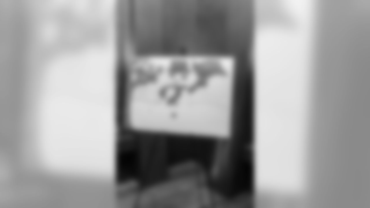 191121_TR_HolidayCardExhibit_010