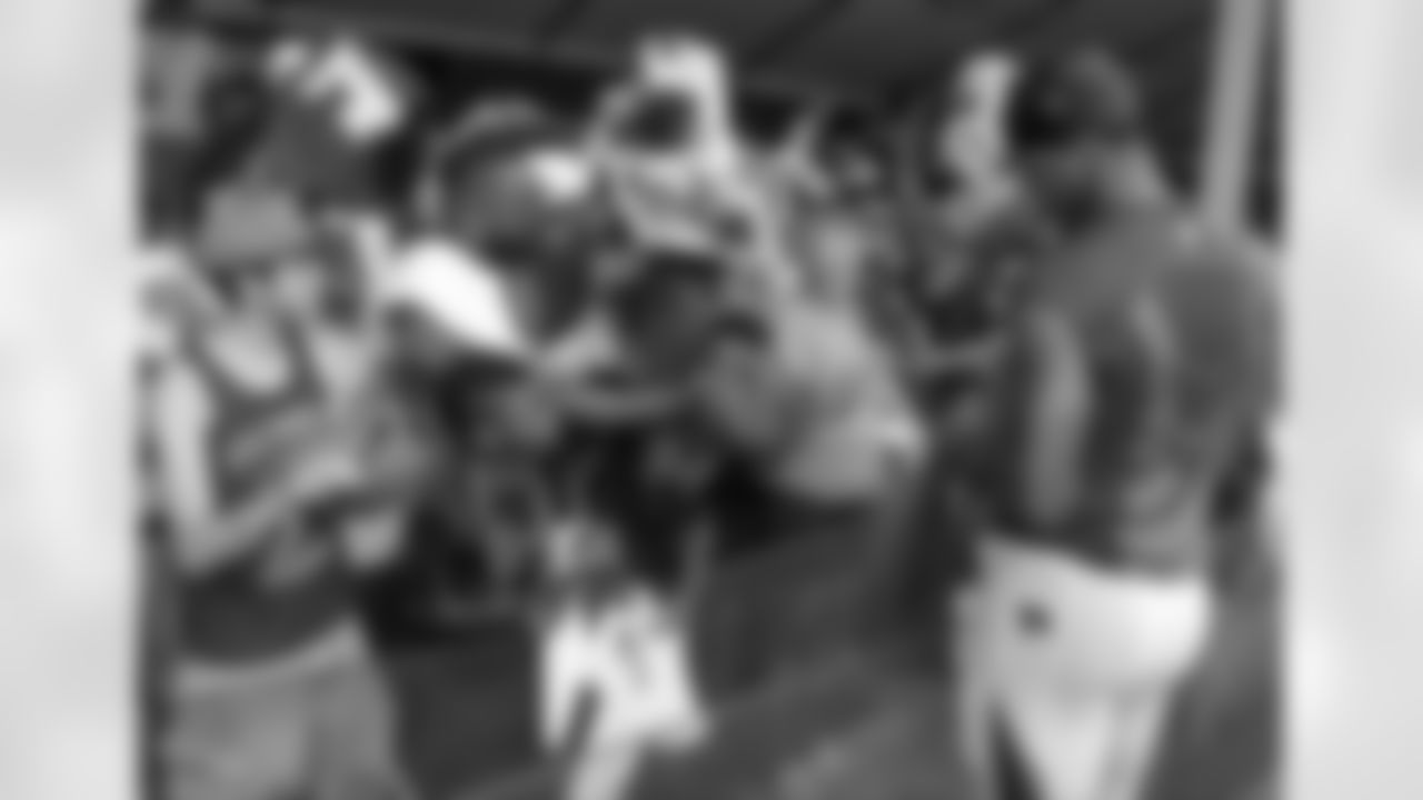 3 QB Jameis Winston signing autographs after practice