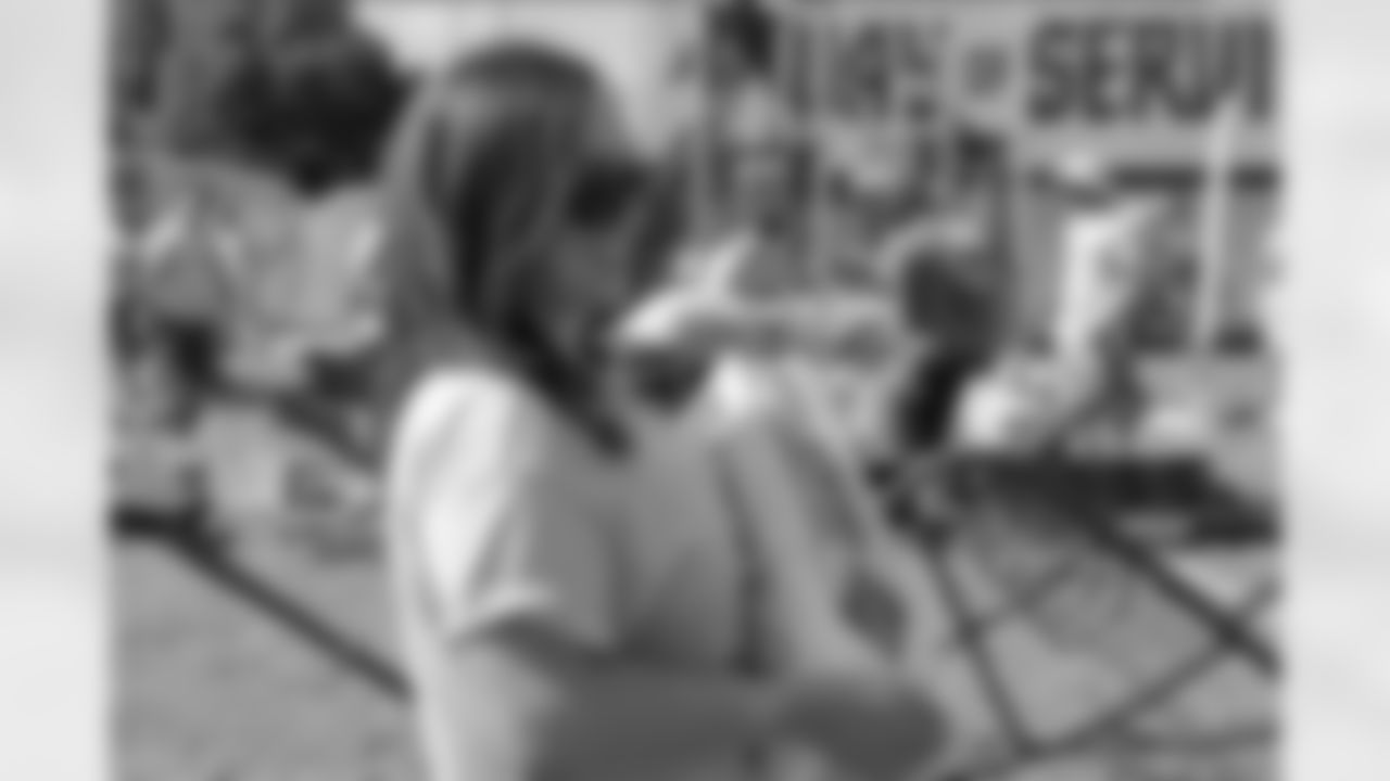190510_MC_BucsDayOfServiceWEB_0031