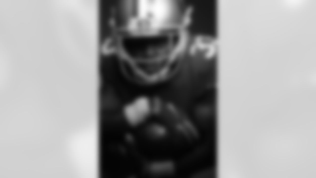 San Francisco 49ers running back Joe Williams (33) poses for a portrait during the NFLPA Rookie Premiere on Saturday, May 20, 2017 in Los Angeles. (Ben Liebenberg/NFL)