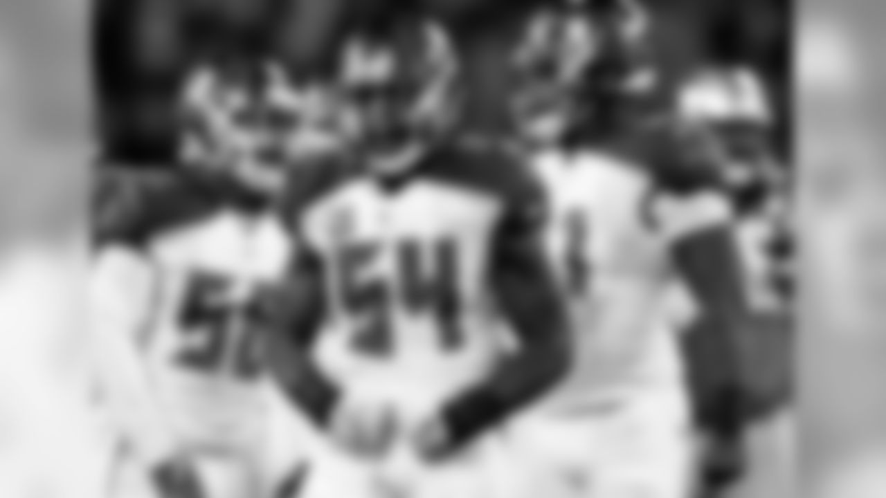 54 LB Lavonte David