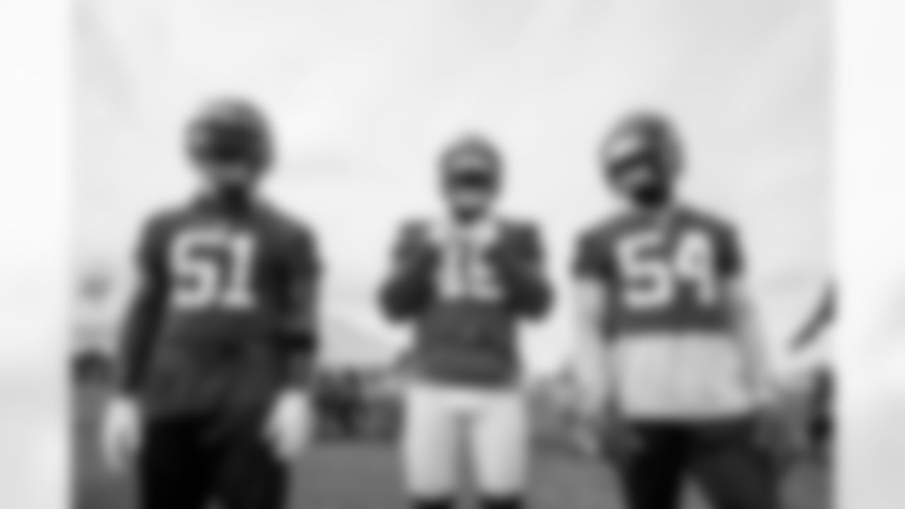TAMPA, FL - January 21, 2022 - Inside Linebacker Kevin Minter #51, Inside Linebacker Devin White #45, and Inside Linebacker Lavonte David #54 of the Tampa Bay Buccaneers during practice at AdventHealth Training Center. Photo By Kyle Zedaker/Tampa Bay Buccaneers