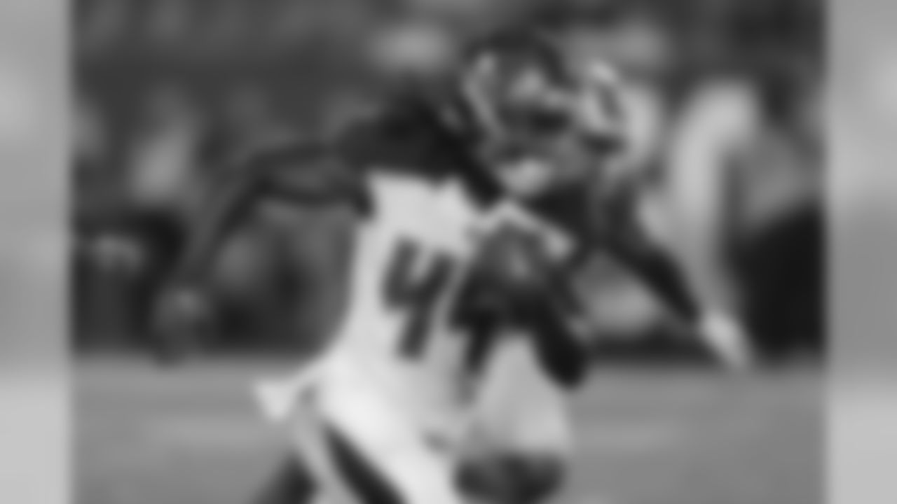 RB Dare Ogunbowale, No. 44