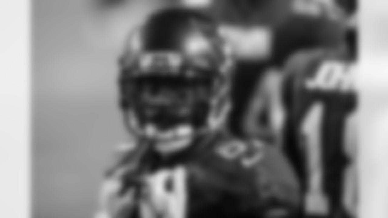 LANDOVER, MD - JANUARY 09, 2021 - Wide Receiver Antonio Brown #81 of the Tampa Bay Buccaneers before the NFC Wild Card playoff game between the Tampa Bay Buccaneers and Washington Football Team at Fedex Field. The Buccaneers won the game, 31-23. Photo By Tori Richman/Tampa Bay Buccaneers