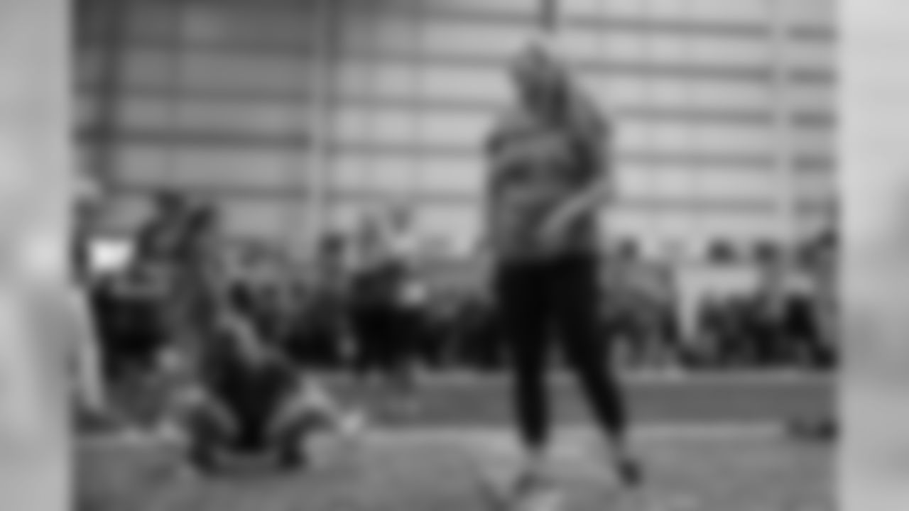 190801_TR_WomenOfRed_023