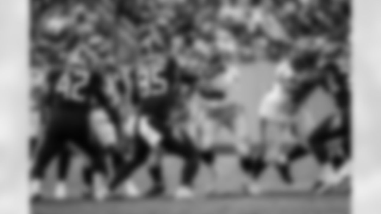 Bucs vs. Titans