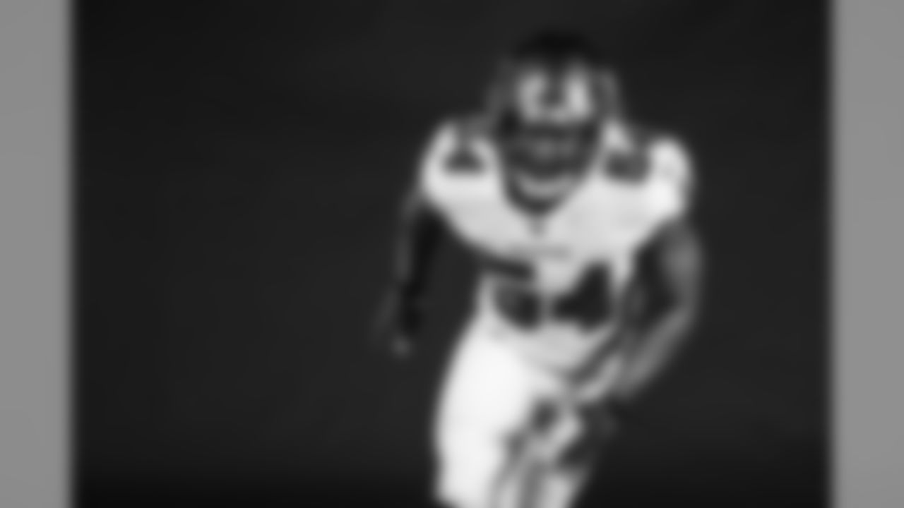 TAMPA, FL - Inside Linebacker Lavonte David #54 in the Buccaneers' new, white uniform. Photo by Tampa Bay Buccaneers