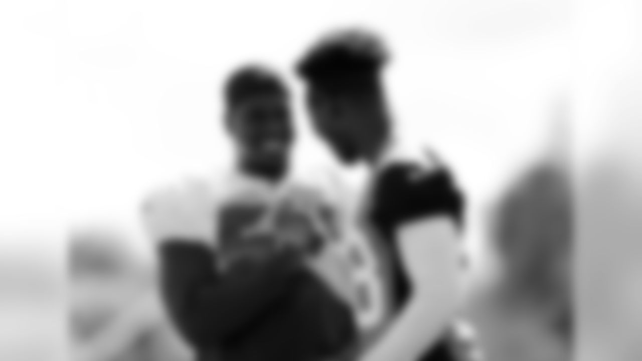 54 LB Lavonte David