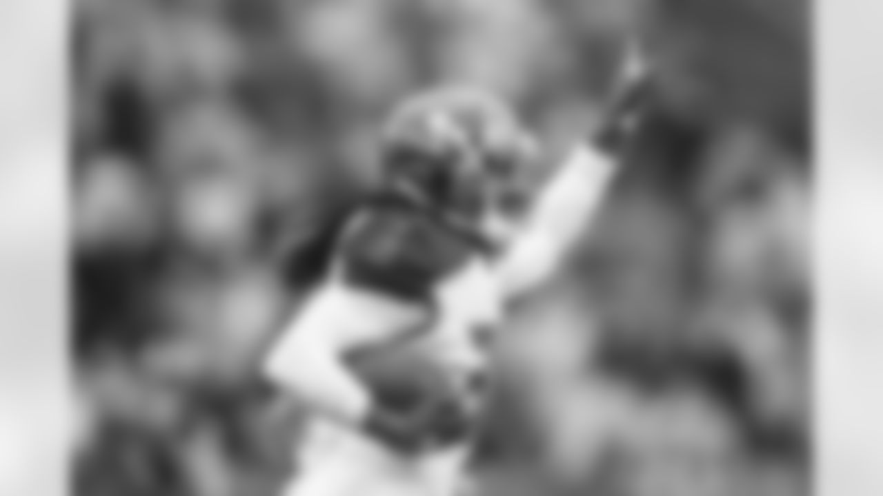 CB Josh Shaw, No. 30