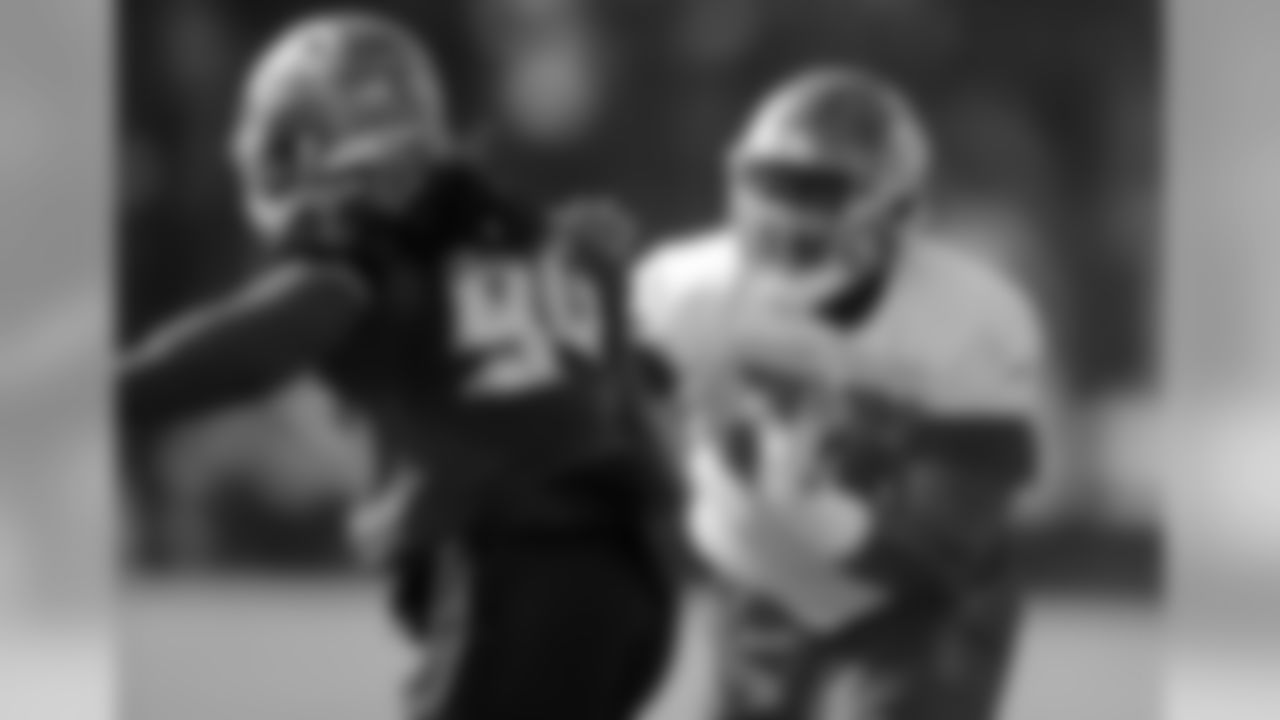 DE Will Clarke and OT Givens Price