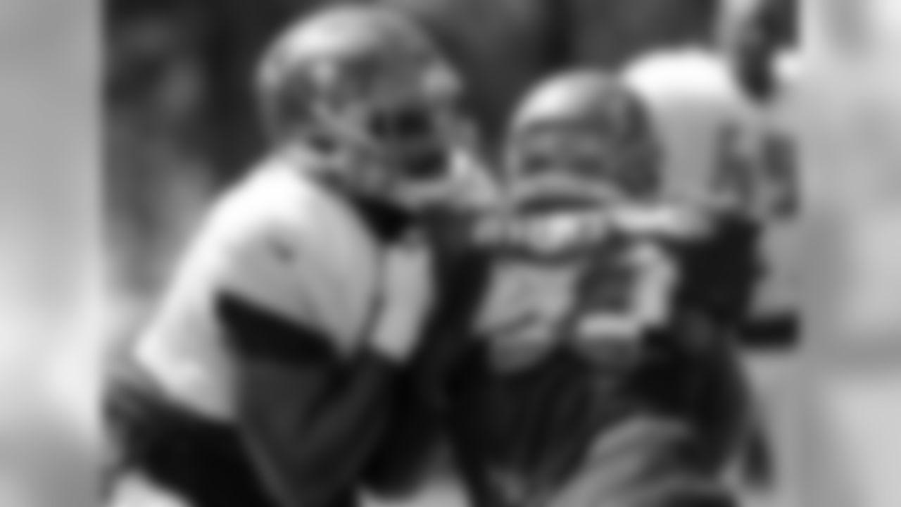 OL Caleb Benenoch and DE Robert Ayers