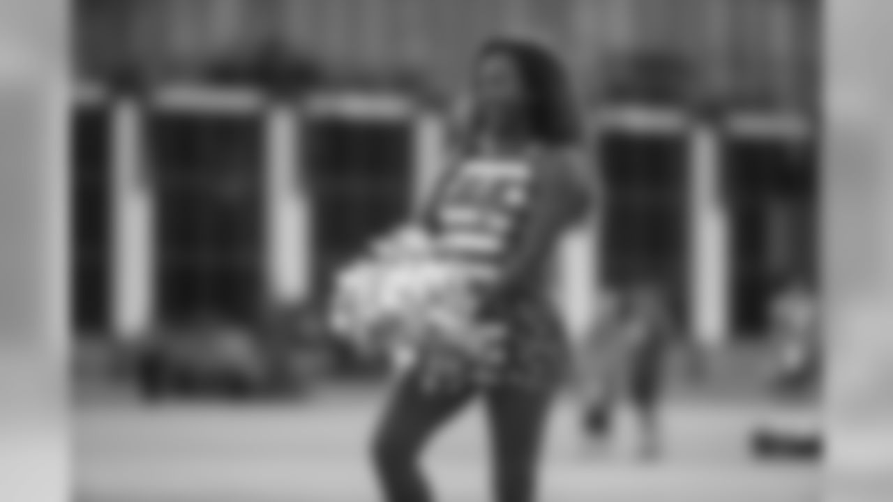 190805_TR_TrainingCamp9_fans099