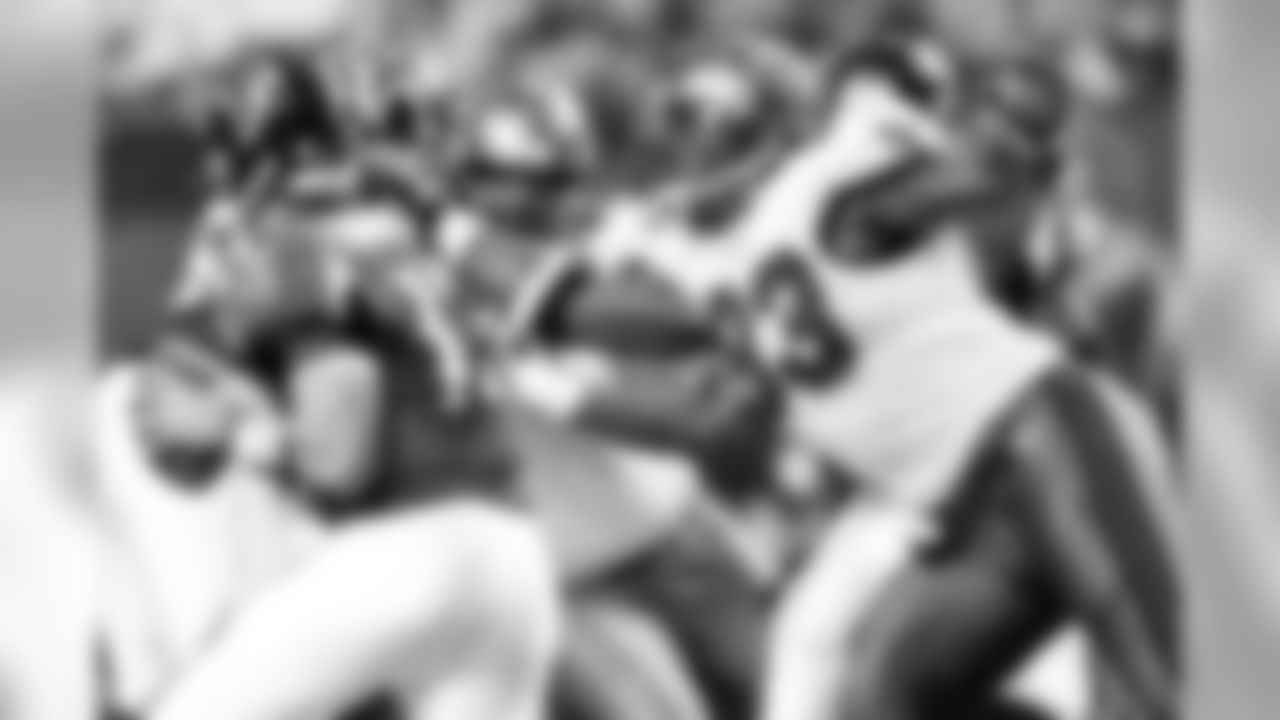 93 Kevin Carter brings the pressure