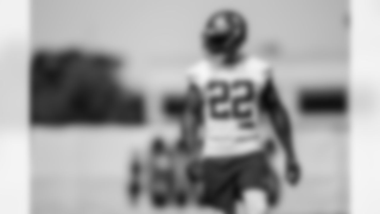 TAMPA, FL - October 20, 2022 - Safety Keanu Neal #22 of the Tampa Bay Buccaneers during practice at AdventHealth Training Center. Photo By Tori Richman/Tampa Bay Buccaneers