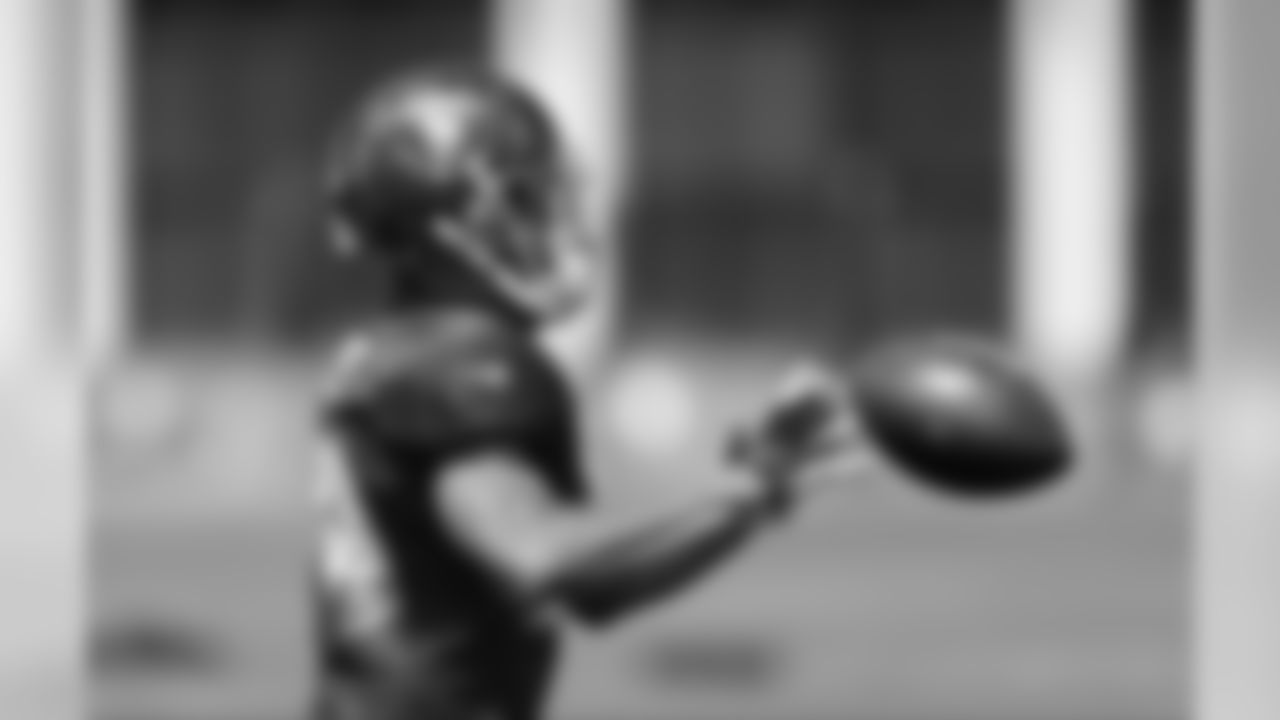 24 CB Brent Grimes
