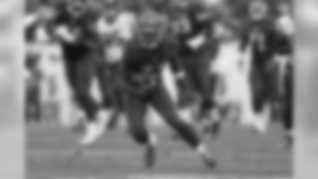 RB Ronald Jones II, No. 27