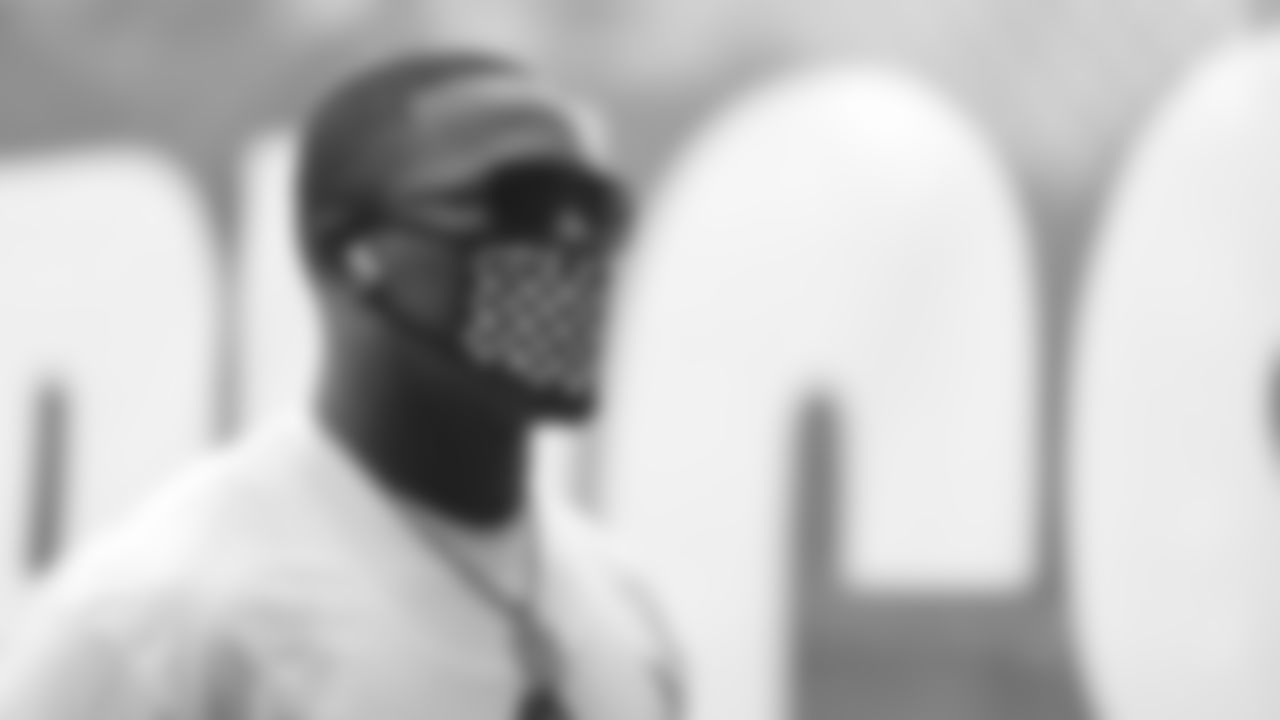 45 Inside Linebacker Devin White