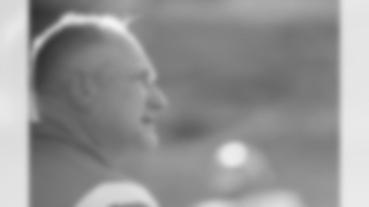 NASHVILLE, TN - August 20, 2022 - Offensive Line Coach Joe Gilbert of the Tampa Bay Buccaneers before the preseason game between the Tampa Bay Buccaneers and the Tennessee Titans at Nissan Stadium. The Buccaneers lost the game, 13-3. Photo By Tori Richman/Tampa Bay Buccaneers