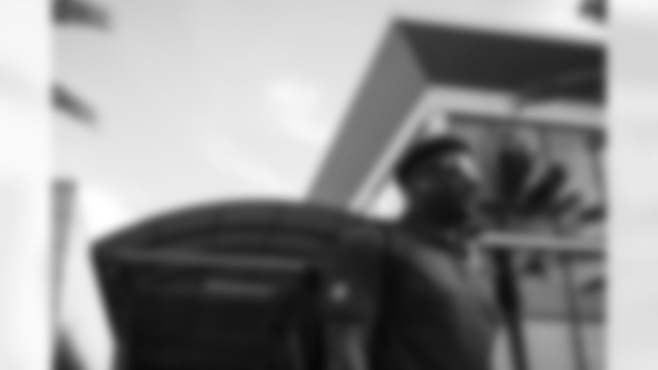 180814_KZ_Bucs_Titans_Travel_0012