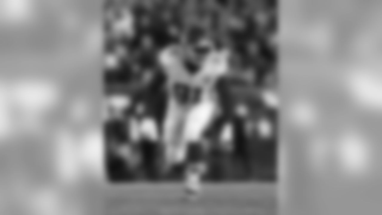 Tamba Hali, OLB - SIGNED, KC