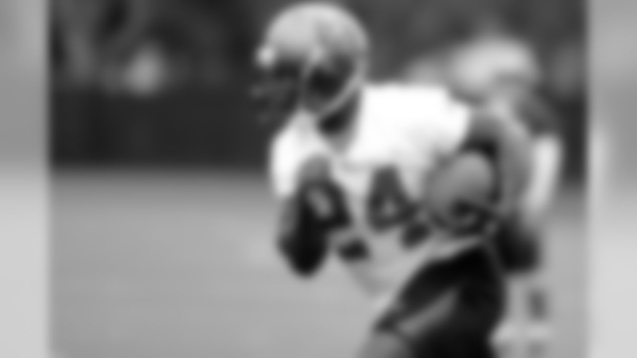 RB Cadillac Williams is apparently not bothered much by his previously sore ribs anymore