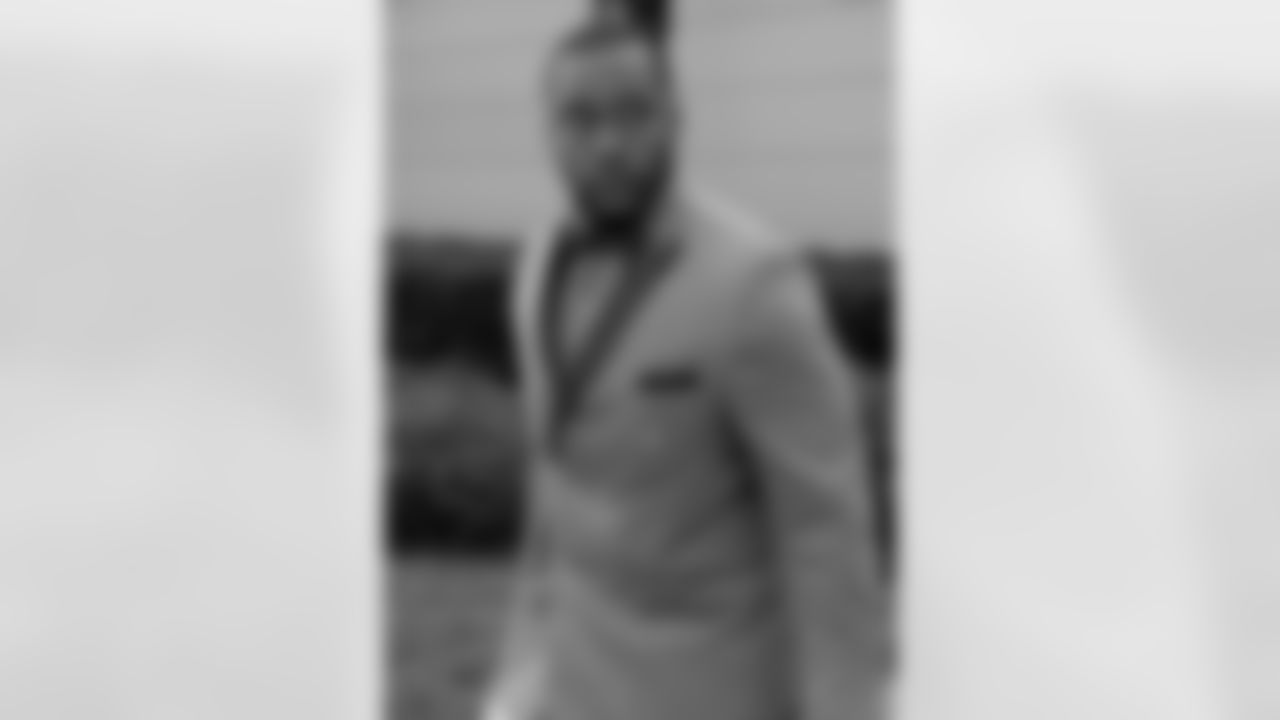 LB Danny Lansanah